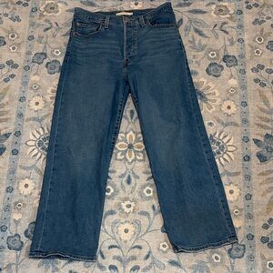 Levi’s Ribcage Straight Jean